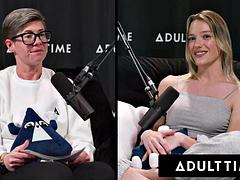 Cunnilingus, Tetas grandes, Rubia, Atrapados, Sexo duro, Lesbiana, Público, Realidad