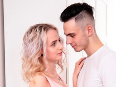 금발의, 오랄섹스, 도기스타일, 면도된, 빼빼한, 청소년, 젖가슴