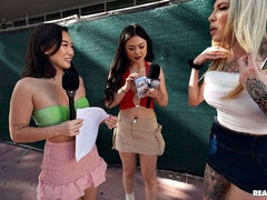 Ázijskej, Zadok, Topánky, Autobus, Na psíka, Vonku, Tetovanie, Tangá