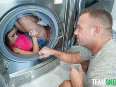 18 χρονον, Μεγάλος πούτσος, Πίπα, Σε στάση σκύλου στα τέσσερα, Φυσικά βυζιά, Κοκκαλιάρης, Έφηβος, Βυζιά