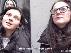 フェラチオ, 茶髪の, 大学生, チェコ, お金, 公共, オマンコ, フェラする