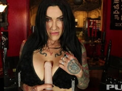 デカパイ, 茶髪の, ディルド, オナニー, タトゥー, いじめ, おもちゃ