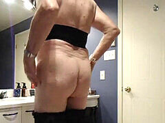 VanessaTV receives cumshot in the bathroom