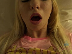 Amatéři, Blondýna, Kuřba, Nohy, Footjob, Honění, Vyhublá, Kozičky