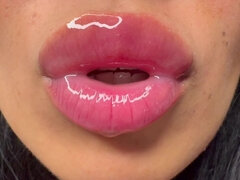 White Cumropes as My Lipgloss