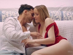 18 éves, Hatalmas hátsó, Tekintélyes didik, Szőke, Cumizás, Kutya póz, Vékony, Tini