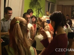 Amatorka, Duże cycki, Obciąganie, Brunetka, Naturalne cycki, Strona, Drobna, Chudy