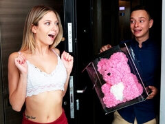 Grosser schwanz, Blasen, Hundestellung, Natürlichen titten, Rasiert, Dürr, Jungendliche (18+), Titten