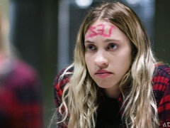 Kopalnica, Blondinka, Poljubljanje, Lezbijke, Samozadovoljevanje, Muco, Odstranjevanje, Najstnice