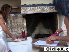 Sole vargas & MartinBobes take on an older dude in a kinky FFM with Maviburujita