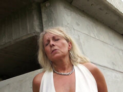 18 jahre, Blasen, Milf, Im freien, Rasiert