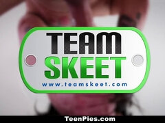 흑갈색 머리, 크림파이, 도기스타일, 하드코어, 보지, 면도된, 문신, 청소년