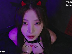 The best female anchor plays the role of a succubus and helps you lick your ears and give you ASMR oral sex