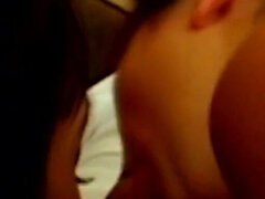 Asiatique, Beauté, Sucer une bite, Brunette brune, Mignonne, Faciale, Plan cul à trois, Rétro ancien