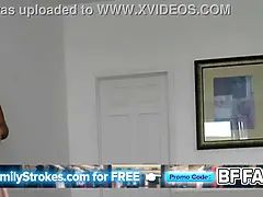 Gigantic step brutha can't stop spying on step sis