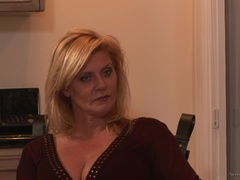 흑갈색 머리, 대학교, 핑거링, 레즈비언, 나이든, 밀프, 자연의 가슴, 보지