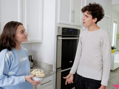 18 χρονον, Κώλος, Μεγάλος πούτσος, Πίπα, Φυσικά βυζιά, Μικρούλης, Κοκκαλιάρης, Βυζιά