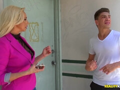 Hatalmas hátsó, Szőke, Cumizás, Sarokkal való, Latin lány, Nuni, Begyek, Feleség