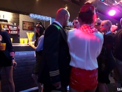 Blondine, Blasen, Hardcore, Lecken, Orgie, Satin, Ablutschen, Nass