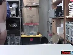 Πίπα, Μελαχροινή, Χύσιμο, Σε στάση σκύλου στα τέσσερα, Ηδ, Έφηβος, Βυζιά, Στολή