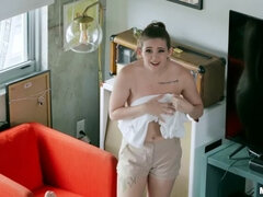 Amateur, Sucer une bite, Brunette brune, Queue, En levrette, Huilée, Pov, Nénés