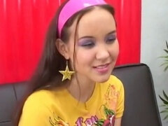 Amatør, Soverom, Stor kukk, Kukk suging, Brunette, Fitte, Pupper