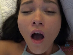 Anal, Avsugning, Brunett, Fingering, Handjobb, Olja, Liten och nätt, Pov