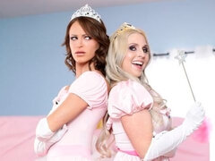 Большие сиськи, Пальцем, Поцелуи, Лесбиянка, Лизание, Милф, Киски, Сиськи