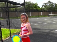 Stor kukk, Kukk suging, Utroskap, Bakfra, Hd, Utendørs, Strømper, Tenåring