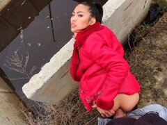 Asiatique, Gros seins, Sucer une bite, Tir de sperme, Public, Chatte, Rasée, Jarretelles