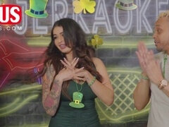 Americké, Velký zadek, Blondýna, Kuřba, Líbání, Orgie, Párty, Pornstars