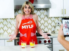 デカ尻, デカチン, デカパイ, ブロンド, フェラチオ, バック, キッチン, 淫乱熟女