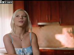 Blonde les strapon fucking her horny GF