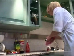 큰 가슴, 금발의, 여자, 페티쉬, 엄마, 스모킹, 혼자, 젖가슴