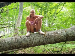 Amatør, Brunette, Briller, Ældre kvinde, Udendørs, Lille kvinde, Tisse, Solo