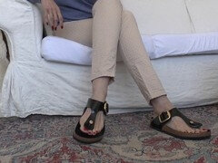 Red-nailed lady Victoria Valente indulges in solo foot fun