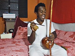 She had a Capoeira class in Brazil and gave her pussy to the Mestre