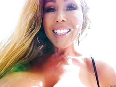 Azjatka, Duży tyłek, Duży kutas, Obciąganie, Obciąganie, Lizanie, Masturbacja, Mamuśka