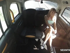 Amatorka, Duży kutas, Samochód, Elastyczny, Chudy, Tatuaż, Nastolatki, Cycki