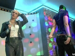 Blond, Bruinharig, Lesbisch, Orgie, Feest, Satijn, Swinger, Nat