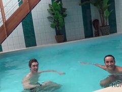 Hunt4k. la bellezza teenie anna rose è pronta per fare sesso per soldi dopo le procedure della spa