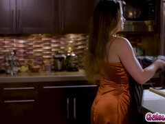 Veľký zadok, Veľké kozy, Brunetka, Prstovanie, Priateľka, Orgazmus, Pička, Kozičky