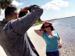 Plage, Gros seins, Bikini, Solo
