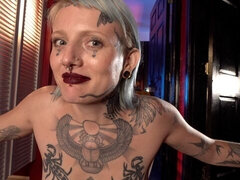 Amatéri, Veľký zadok, Blondína, Prirodzené prsia, Krátke vlasy, Stockings, Stripping, Kozičky