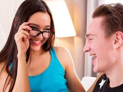 Stor kukk, Kukk suging, Bakfra, Naturlige bryster, Tynn, Tenåring, Pupper