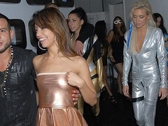 18, Velika rit, Velik kurac, Velike joške, Fafanje, Rjavolaska, Koščena, Najstnice