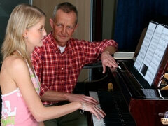 Szőke, Cumizás, Kézimunka, Csókolózás, Leborotvált, Sztrippelés, Tini, Begyek