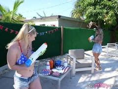 Gros seins, Blonde, Hd, Mère que j'aimerais baiser, Fête, Tatouage, Adolescente, Plan cul à trois