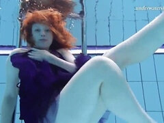 Брюнетки, На природе, На публике, Софткор, Сиськи, Под водой