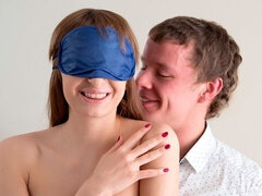 Pik sutte, Brunette, Hundestilling, Mand mand kvinde, Barberet, Strømper, Trekant, Bryster